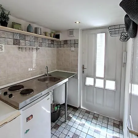 Cute In Center. Capsule Apartment! * Budapest