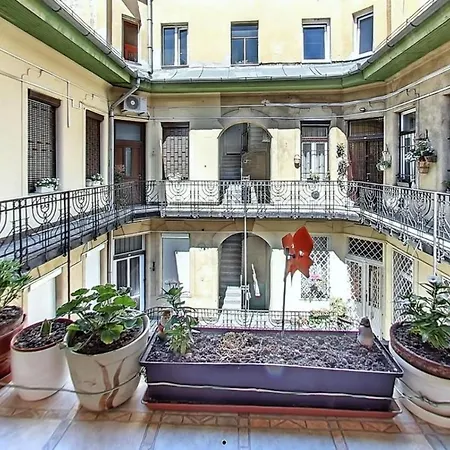Cute In Center. Capsule Apartment! Apartment