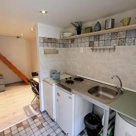 Cute In Center. Capsule Apartment! *