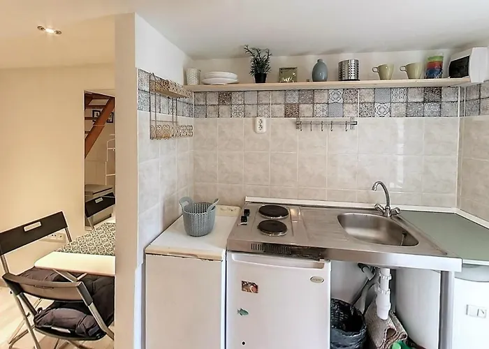 شقة Cute In Center. Capsule Apartment! *