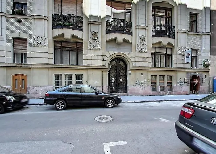 Cute In Center. Capsule Apartment! شقة بودابست