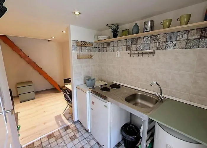 Cute In Center. Capsule Apartment! *